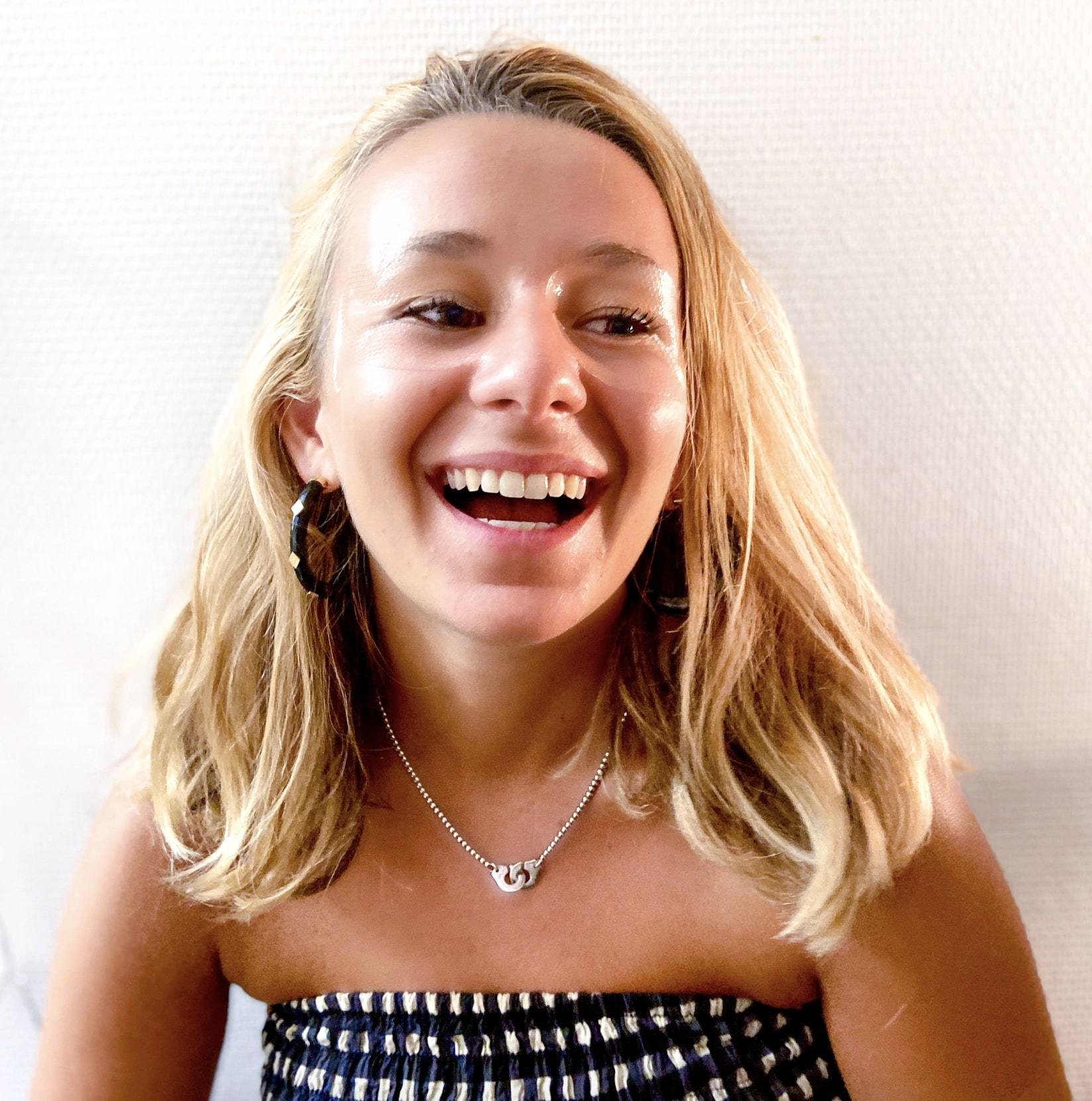 Rides, poches, cernes : comment prendre soin de votre contour des yeux ?